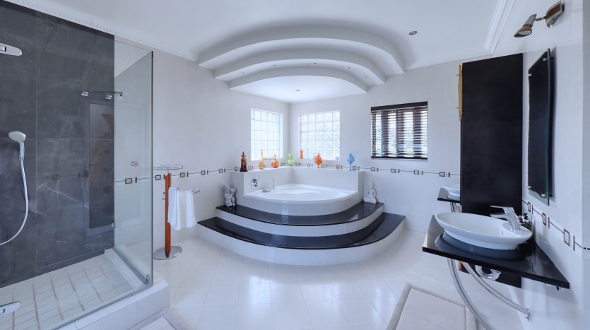 Luxury Home in Oslo Beach Property Images