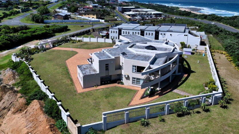 Luxury Home in Oslo Beach Property Images