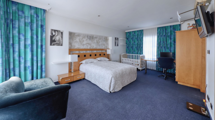 Luxury Home in Oslo Beach Property Images