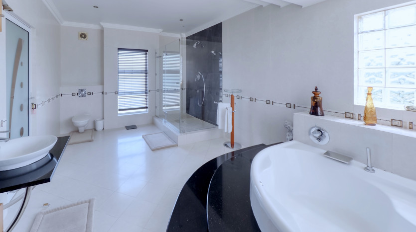 Luxury Home in Oslo Beach Property Images