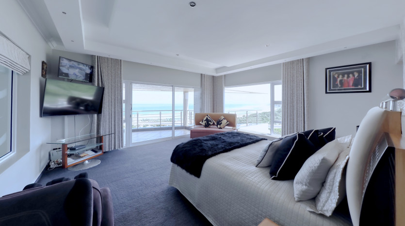 Luxury Home in Oslo Beach Property Images