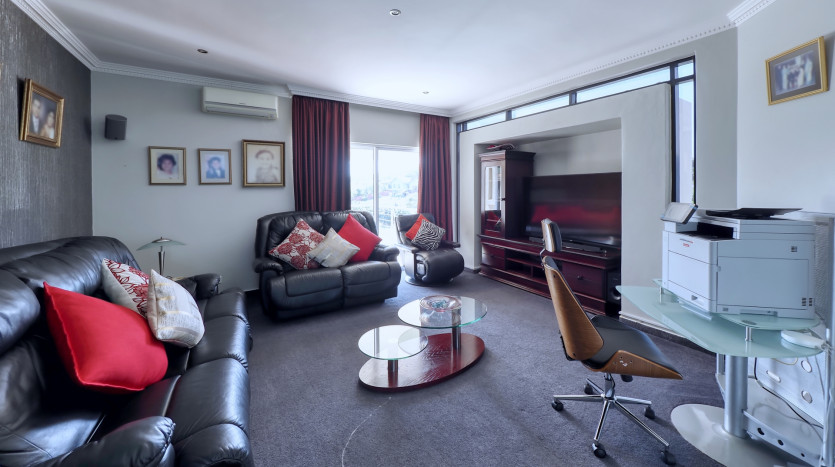 Luxury Home in Oslo Beach Property Images