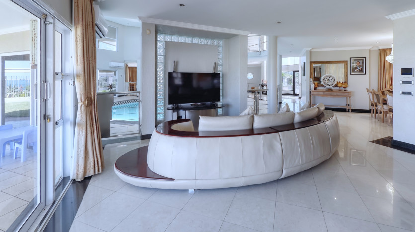 Luxury Home in Oslo Beach Property Images