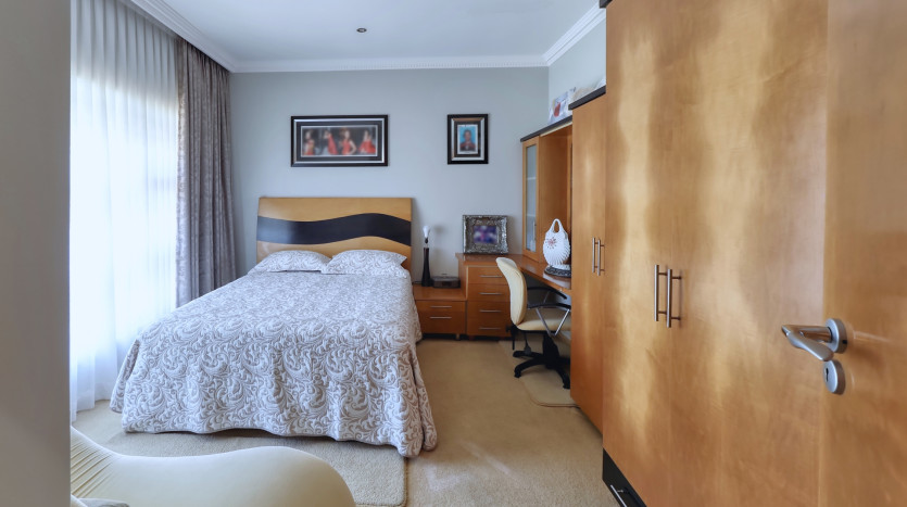 Luxury Home in Oslo Beach Property Images