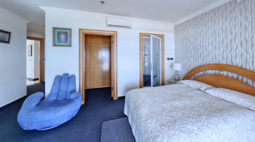 Luxury Home in Oslo Beach Property Images