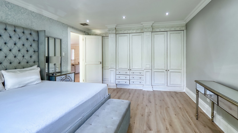 Spacious Family Home in Prestigious Durban North Property Images