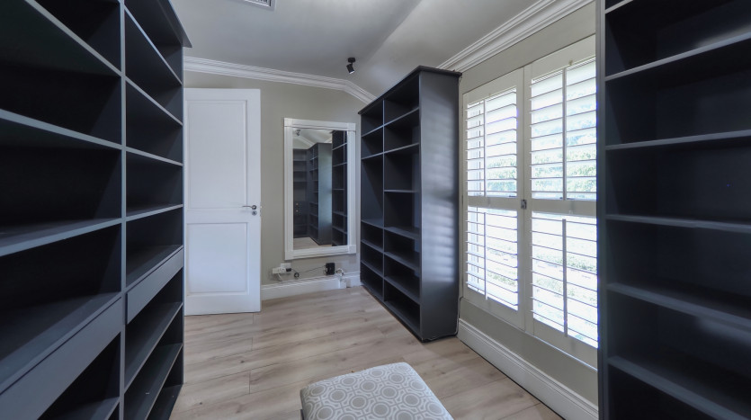 Spacious Family Home in Prestigious Durban North Property Images