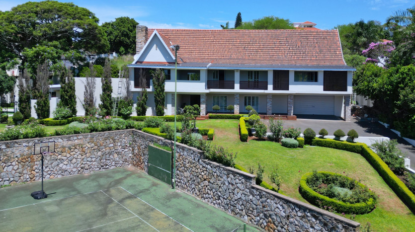 Spacious Family Home in Prestigious Durban North Property Images