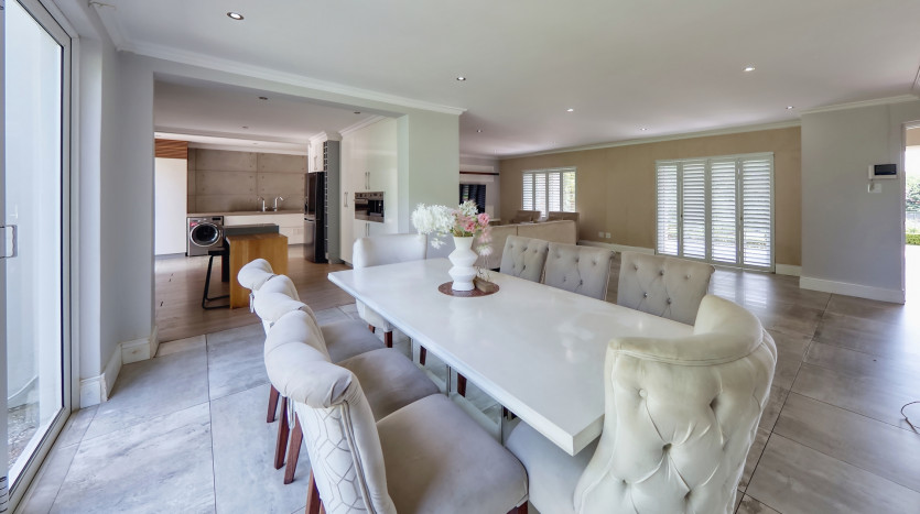 Spacious Family Home in Prestigious Durban North Property Images