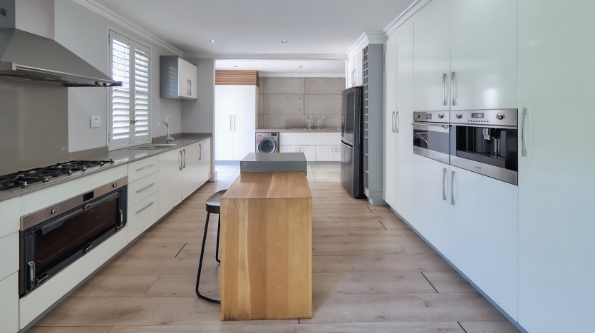 Spacious Family Home in Prestigious Durban North Property Images