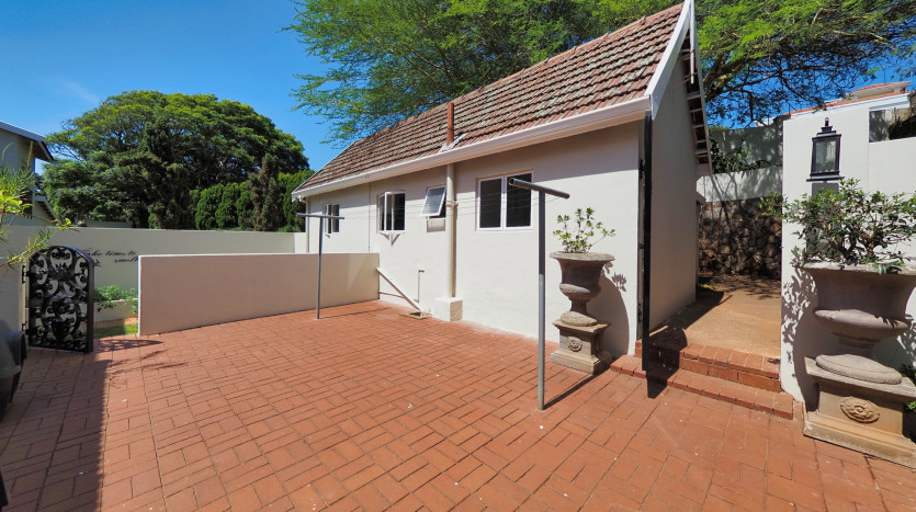 Spacious Family Home in Prestigious Durban North Property Images