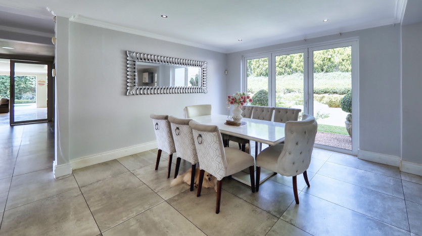 Spacious Family Home in Prestigious Durban North Property Images