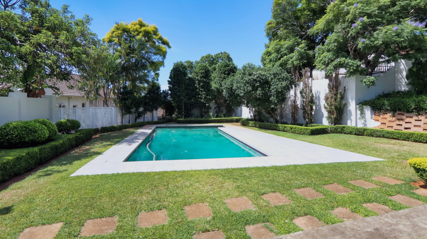 Spacious Family Home in Prestigious Durban North Property Images