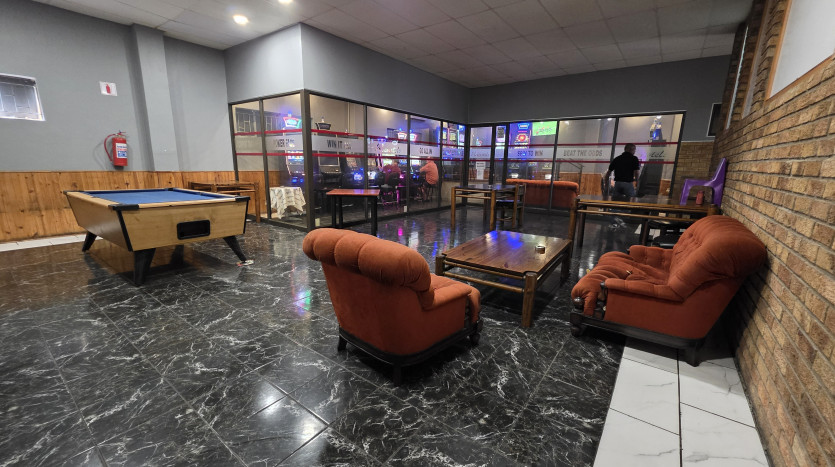 Prime Suburban Retail Landmark In Pioneer Park, Newcastle Property Images