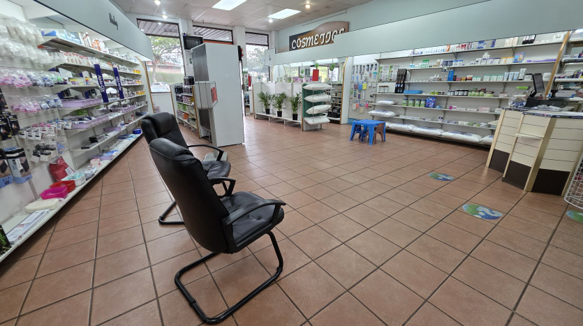 Prime Suburban Retail Landmark In Pioneer Park, Newcastle Property Images