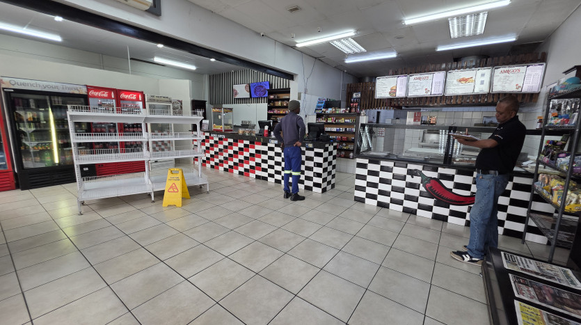 Prime Suburban Retail Landmark In Pioneer Park, Newcastle Property Images