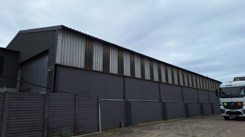 Functional Industrial Property on Chamberlain Road Property Images
