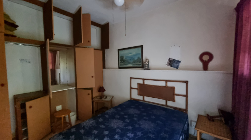 2 Bedroom Beach Front Apartment in Margate Property Images