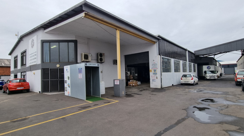 ± 5 900 m² Industrial Warehouses In Jacobs Property Images