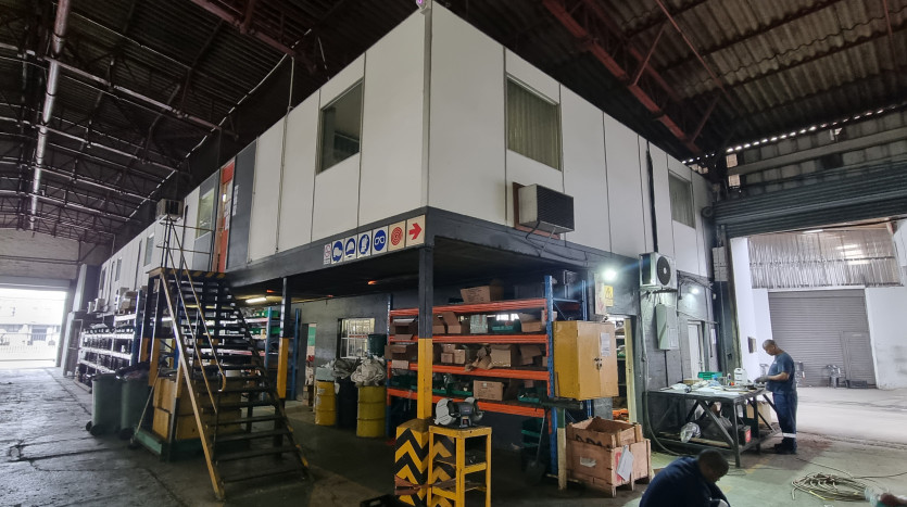 ± 5 900 m² Industrial Warehouses In Jacobs Property Images