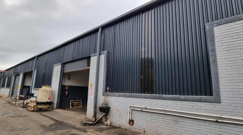 ± 5 900 m² Industrial Warehouses In Jacobs Property Images