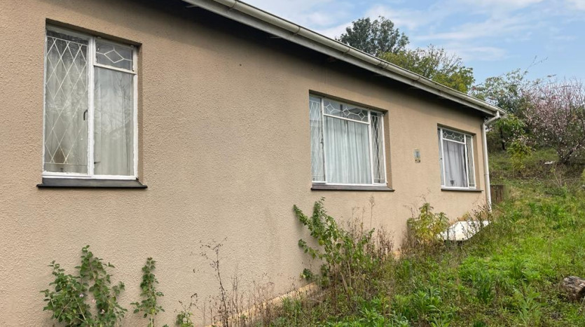 4 Bedroom House with Outbuilding Property Images