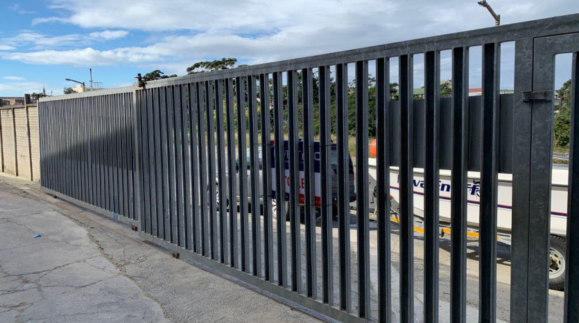 Highly Visible Warehouse Braelyn Industrial Property Images