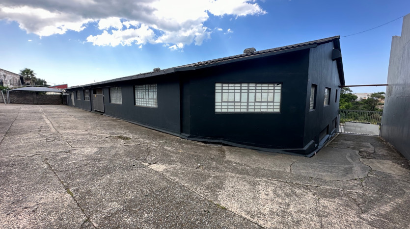 Highly Visible Warehouse Braelyn Industrial Property Images