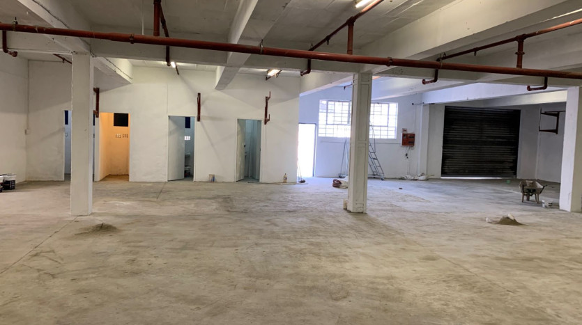 Highly Visible Warehouse Braelyn Industrial Property Images