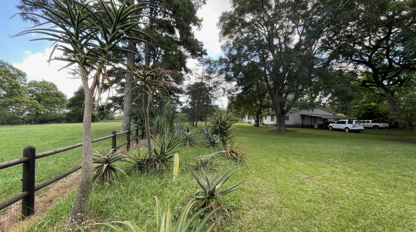 ± 5 HA Umlaas Road Development Property Property Images