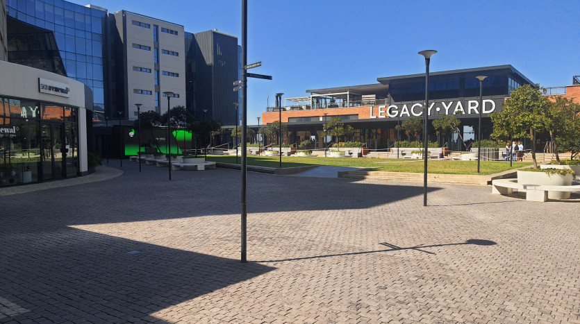 Luxurious 2 Bedroom in Prominent Apartment Block Umhlanga Property Images