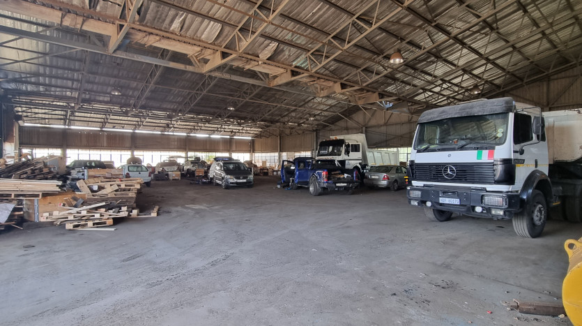 ± 2.8 Ha Industrial Property with Redevelopment Opportunity Property Images