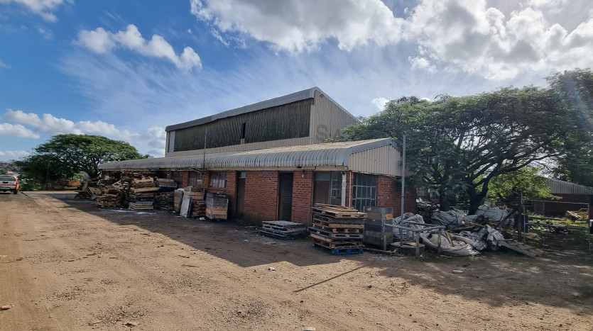 ± 2.8 Ha Industrial Property with Redevelopment Opportunity Property Images