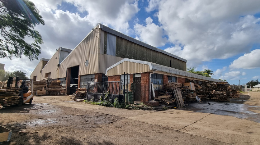 ± 2.8 Ha Industrial Property with Redevelopment Opportunity Property Images