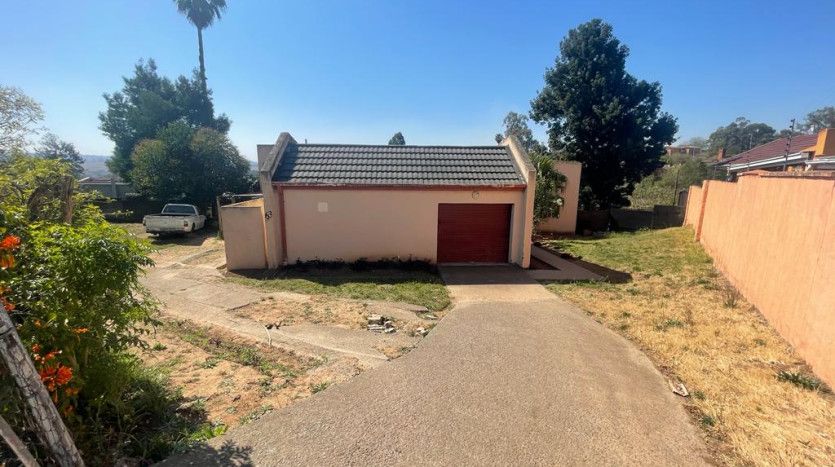 3 Bedroom House with Outbuilding in Mthatha Property Images