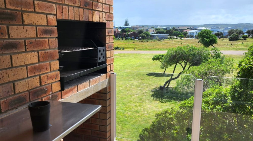 HIGH COURT ORDER - Income Generating Holiday Letting Stillbaai Property Images