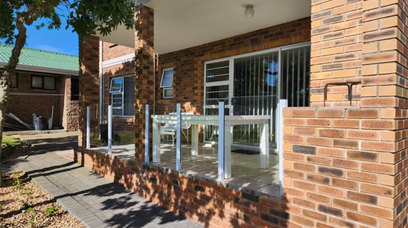 HIGH COURT ORDER - Income Generating Holiday Letting Stillbaai Property Images