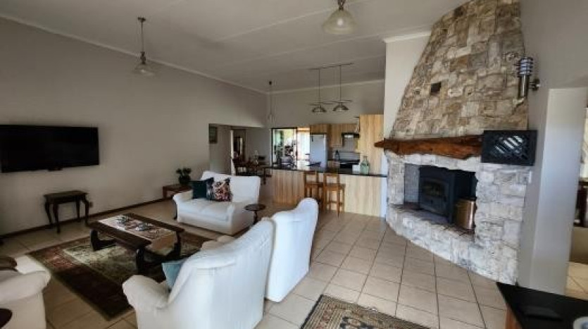 HIGH COURT ORDER - 3 Bedroom House in Stillbaai Property Images
