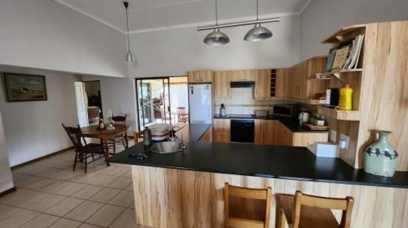 HIGH COURT ORDER - 3 Bedroom House in Stillbaai Property Images