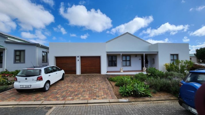 HIGH COURT ORDER - 3 Bedroom House in Stillbaai Property Lead Image