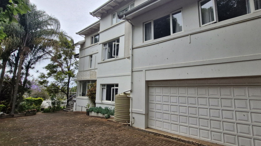 DECEASED ESTATE: Versatile 8 Bedroom Home in Upper Durban North Property Images