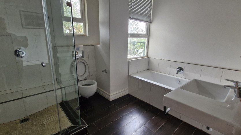 DECEASED ESTATE: Versatile 8 Bedroom Home in Upper Durban North Property Images