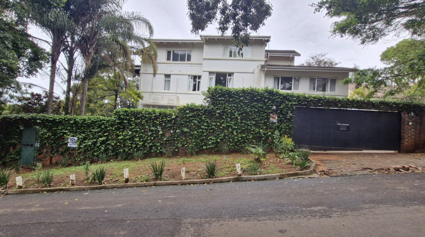 DECEASED ESTATE: Versatile 8 Bedroom Home in Upper Durban North Property Images