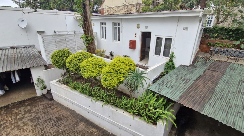 DECEASED ESTATE: Versatile 8 Bedroom Home in Upper Durban North Property Images