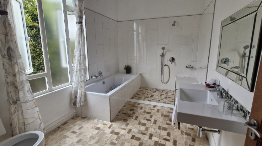 DECEASED ESTATE: Versatile 8 Bedroom Home in Upper Durban North Property Images