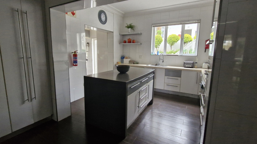DECEASED ESTATE: Versatile 8 Bedroom Home in Upper Durban North Property Images