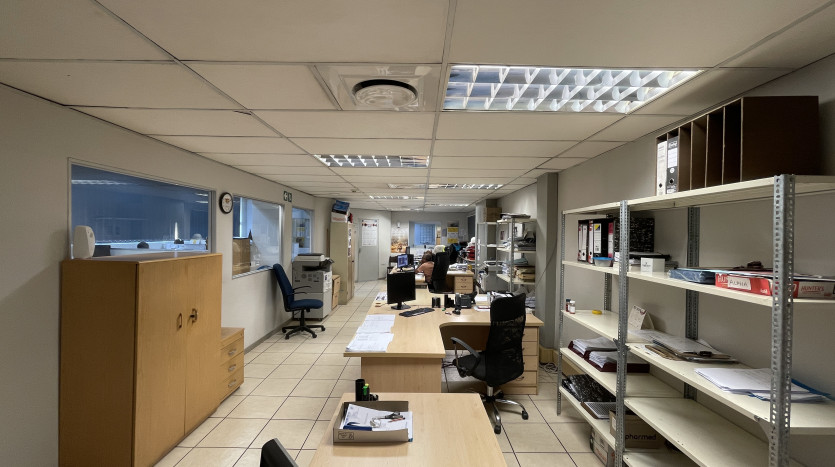 Prominent Industrial Property In Congella Property Images