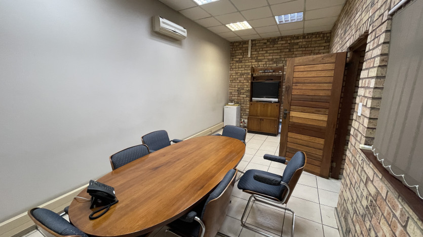 Prominent Industrial Property In Congella Property Images