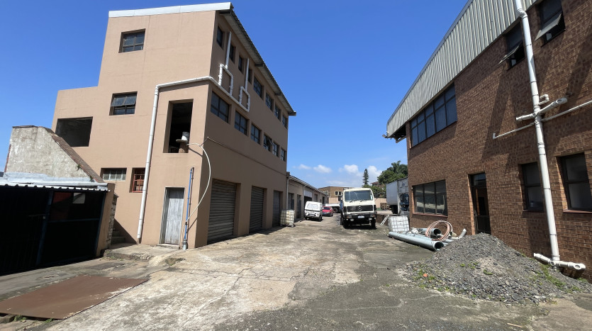 Prominent Industrial Property In Congella Property Images