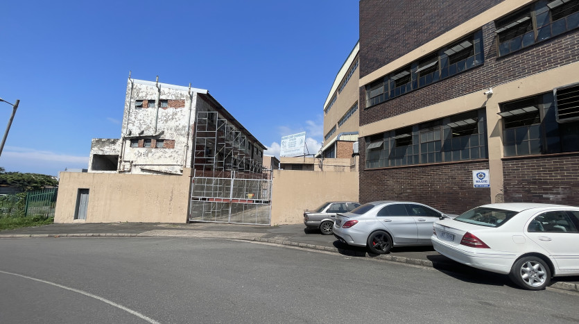 Prominent Industrial Property In Congella Property Images